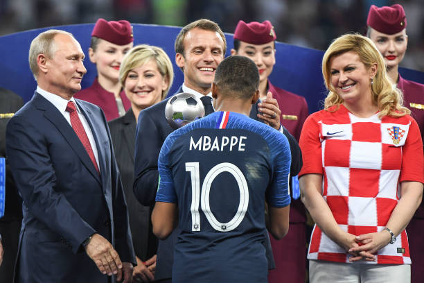 何一家俱乐 何一家俱乐